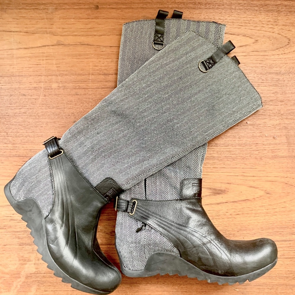 Cool and rare Alexander McQueen for  Puma boots!